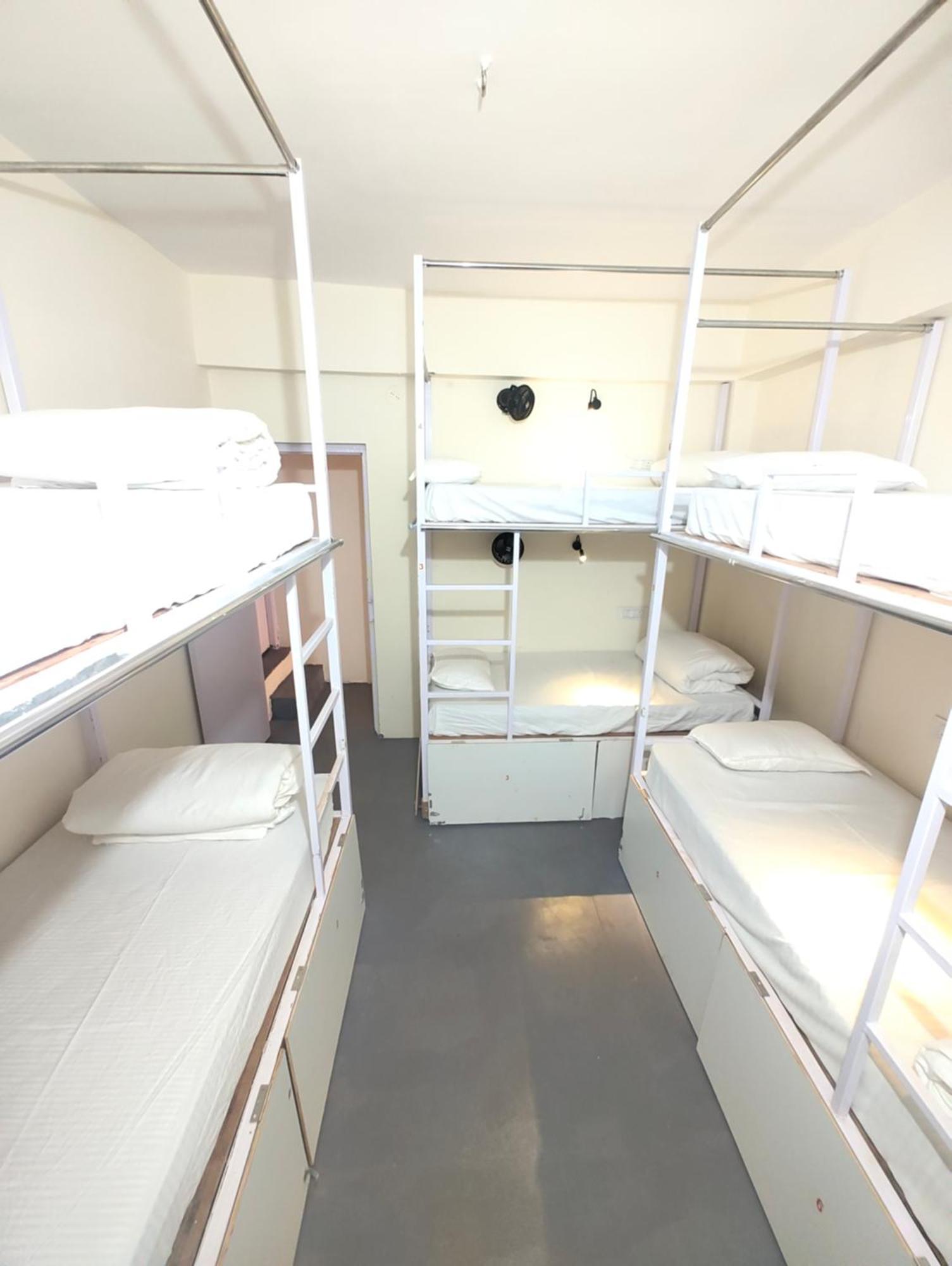 Hot - House Of Travellers, Vagator Hostel Bagian luar foto