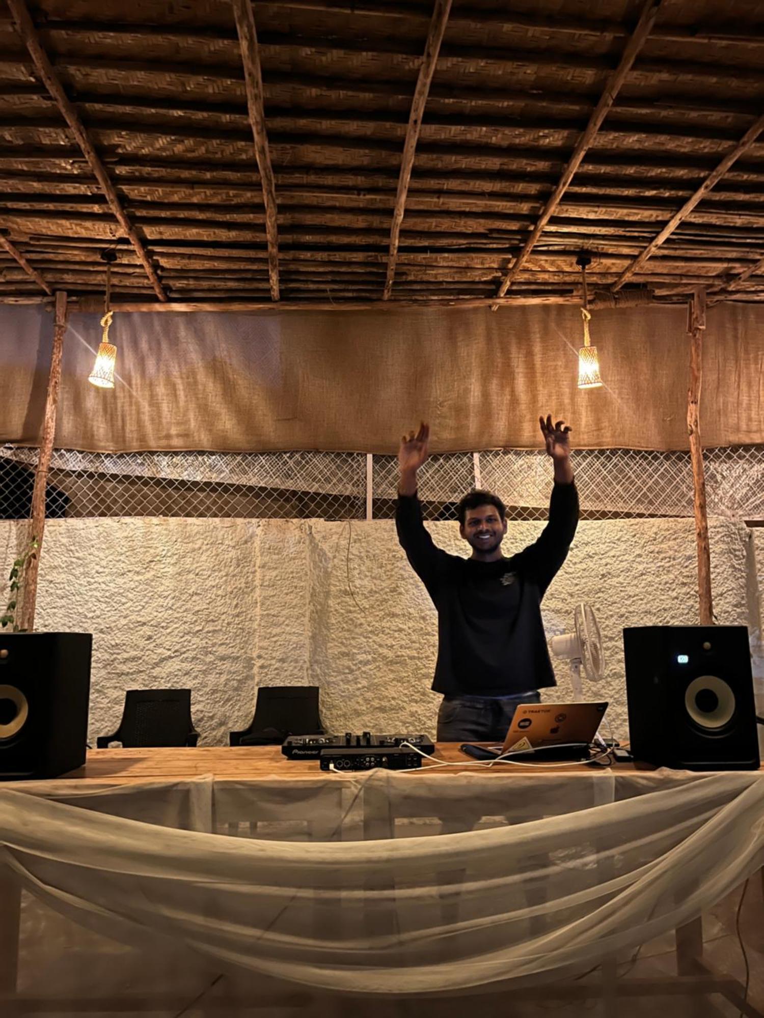 Hot - House Of Travellers, Vagator Hostel Bagian luar foto